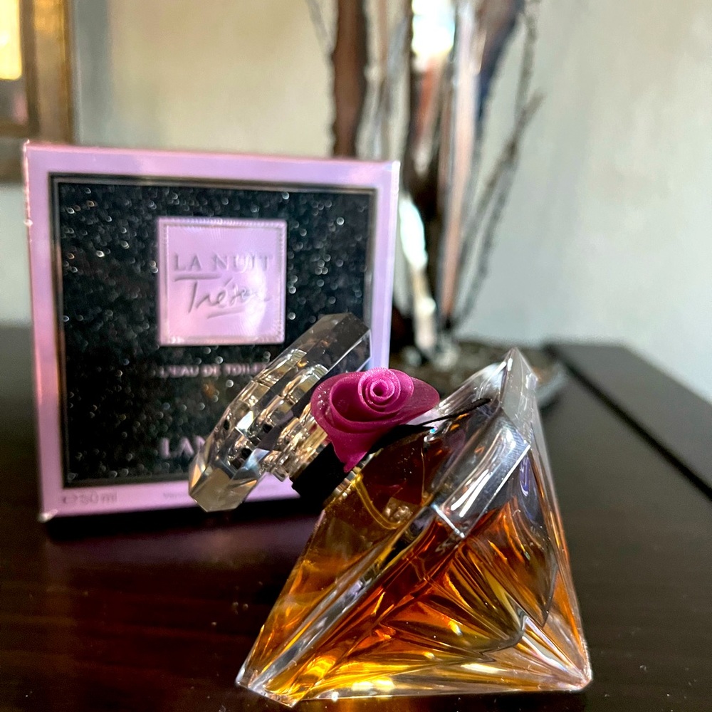 Lancôme Tresor a la Nuit Perfume like new sprayed once !!